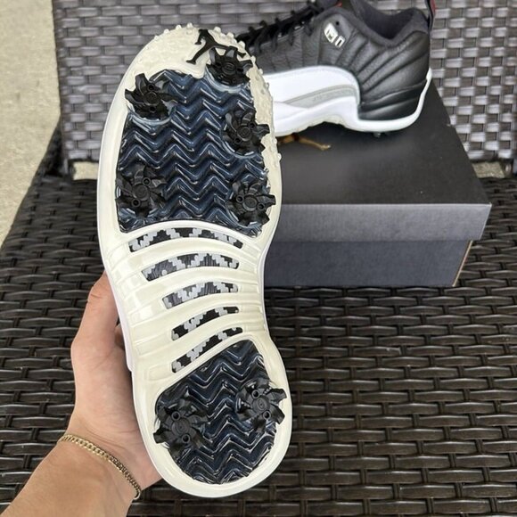 JORDAN 12 LOW GOLF PLAYOFFS 2022 Size 7.5 - Picture 5 of 6
